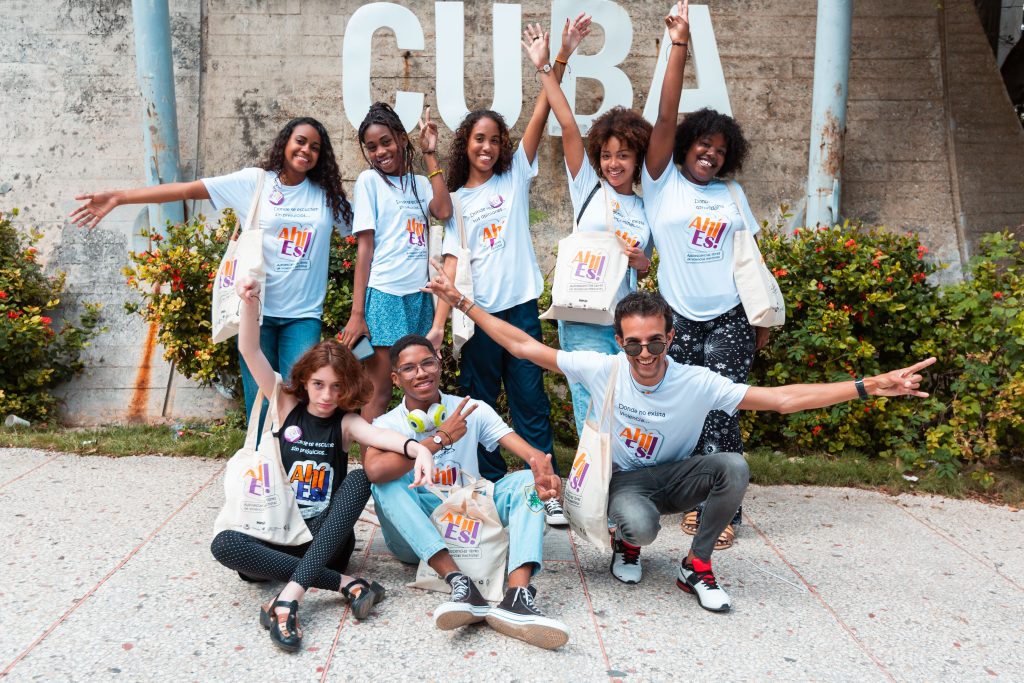 La sede AICS La Habana apoya la campaña "Ahí es", creada por adolescentes contra las violencias machistas en Cuba 4 Con herramientas propias las adolescencias imaginan y construyen un futuro mas justo